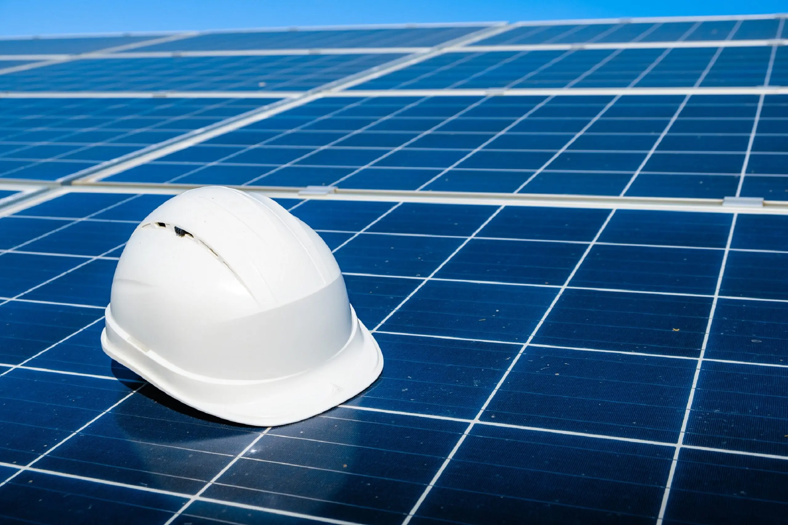 Shining a Light on Investing in Solar: Why It’s a Bright Idea for Your Portfolio